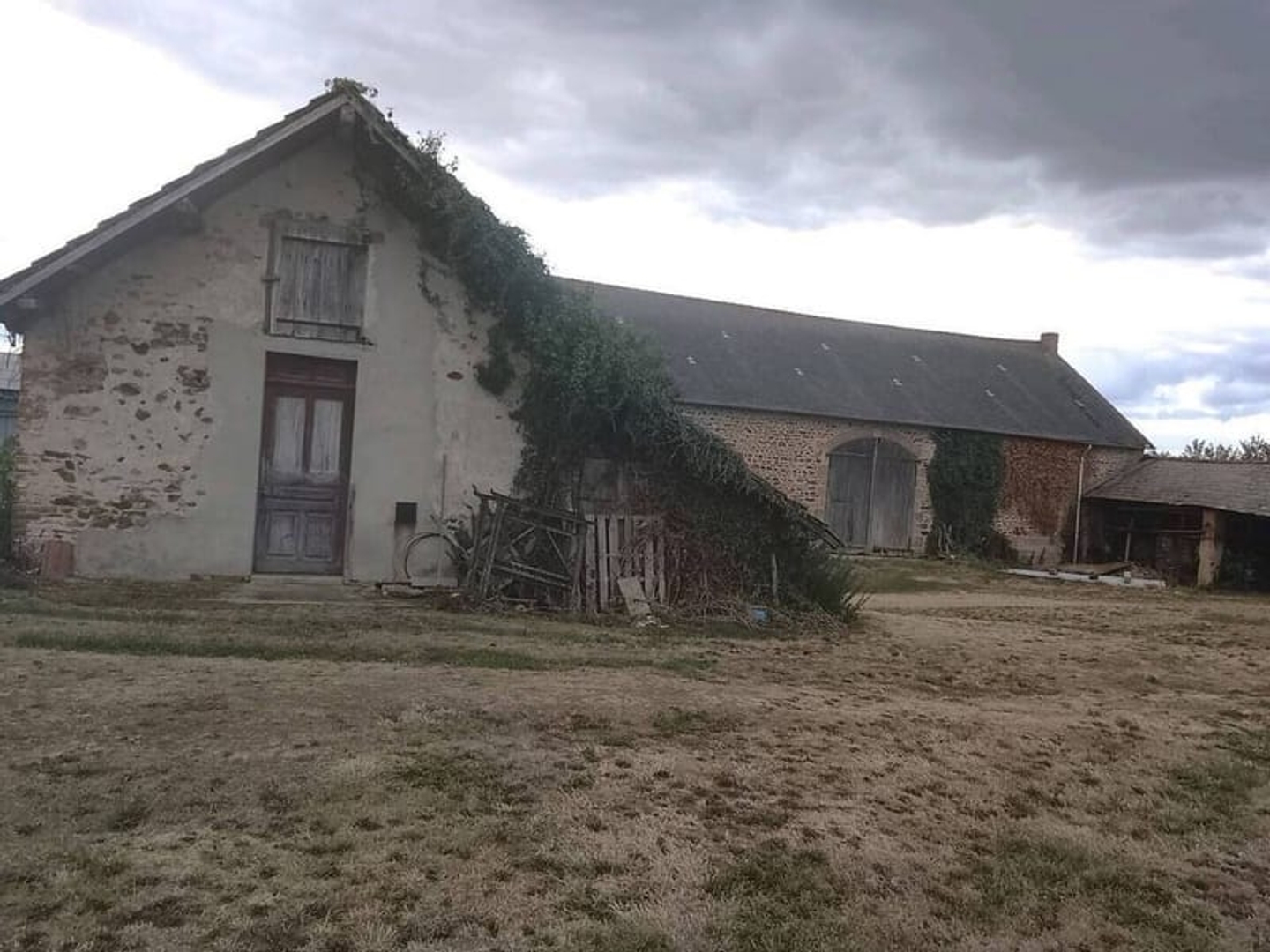 Maison à vendre - 8 pièces - 137m2 - Saint-Julien-La-G... (23110)