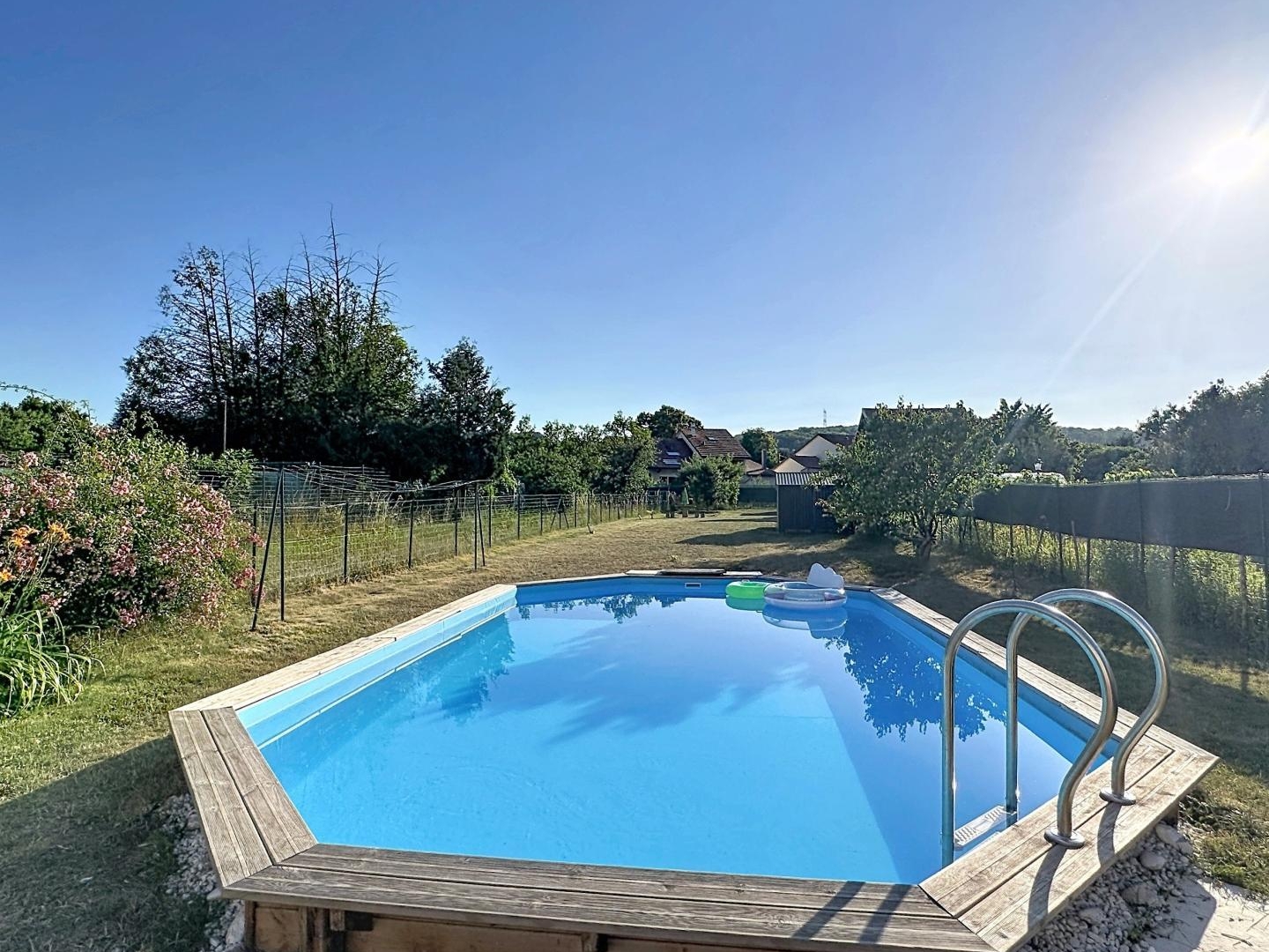 Maison familiale clé en main - Piscine chauffée, 3 chambres + 1 bureau - excellent confort énergétique