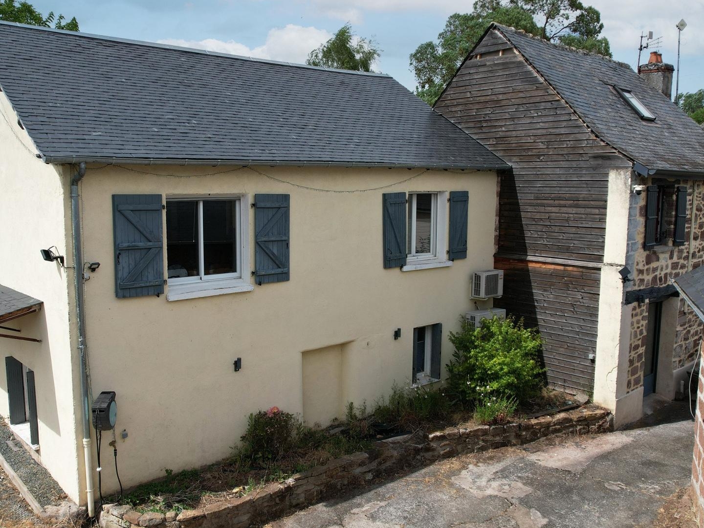 Maison de village 6 pièces avec dépendances