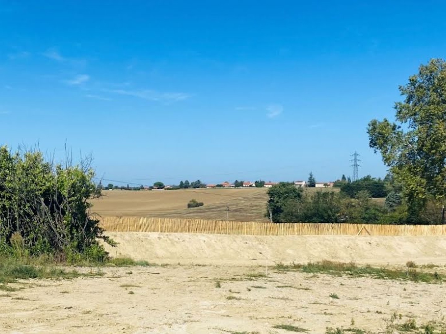 Local 926 m²