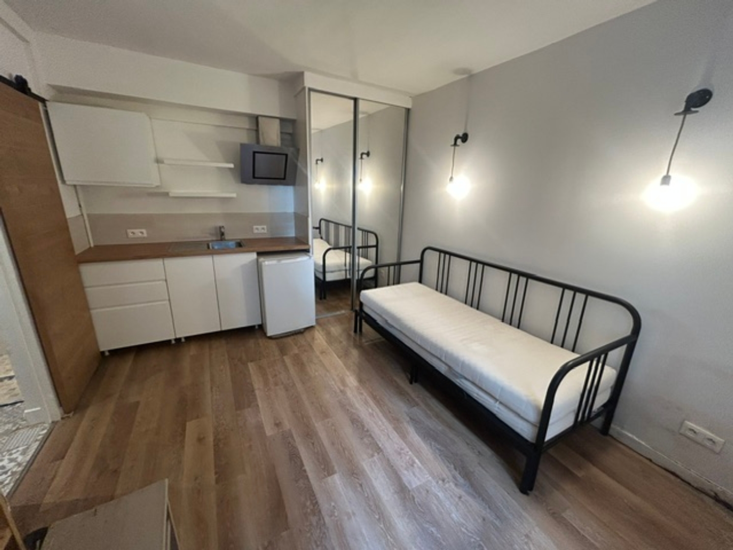 Appartement à vendre - 1 pièce - 16m2 - Paris 18e (75018)