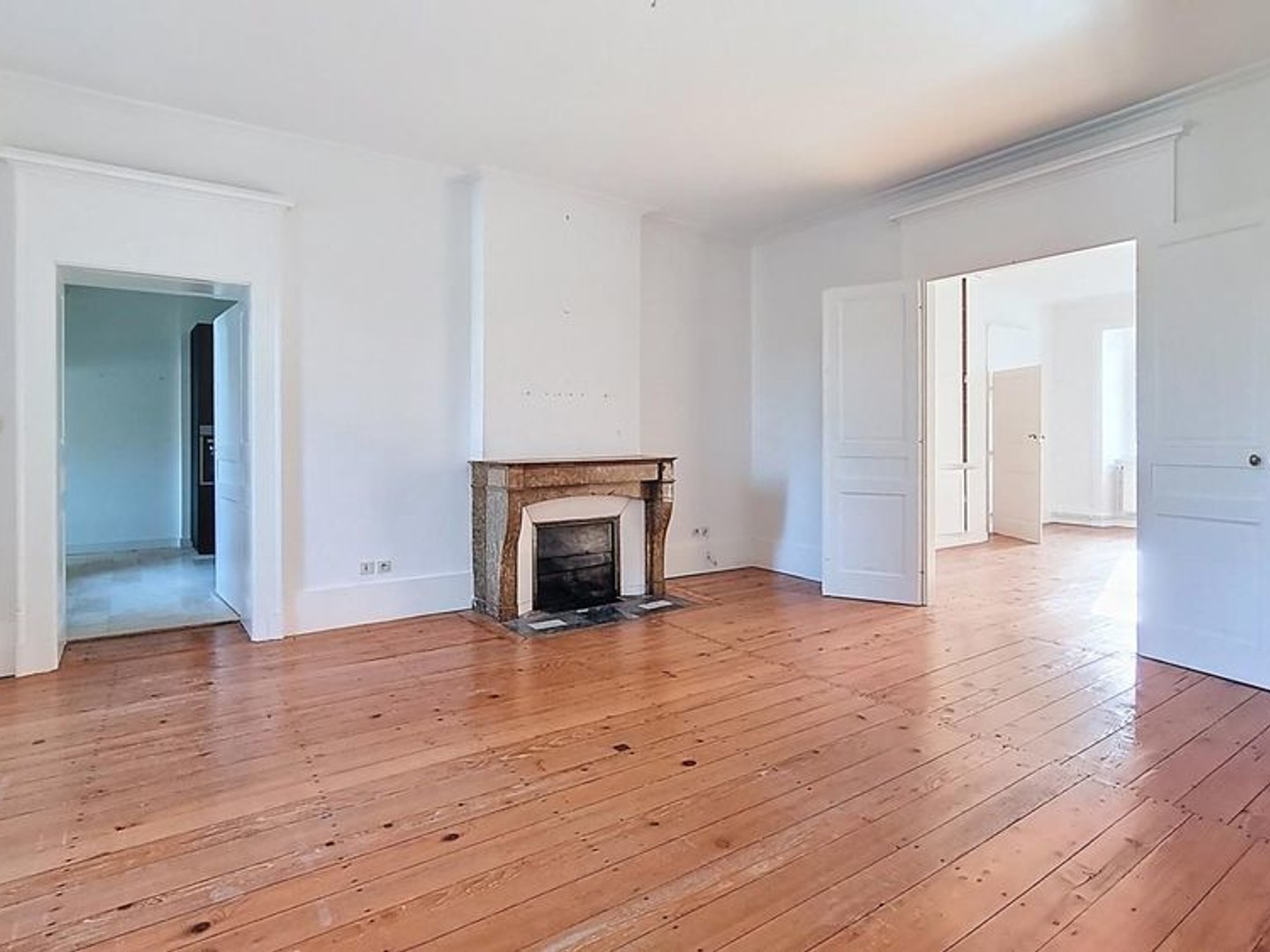 Appartement à vendre - 7 pièces - 265m2 - Vesoul (70000)