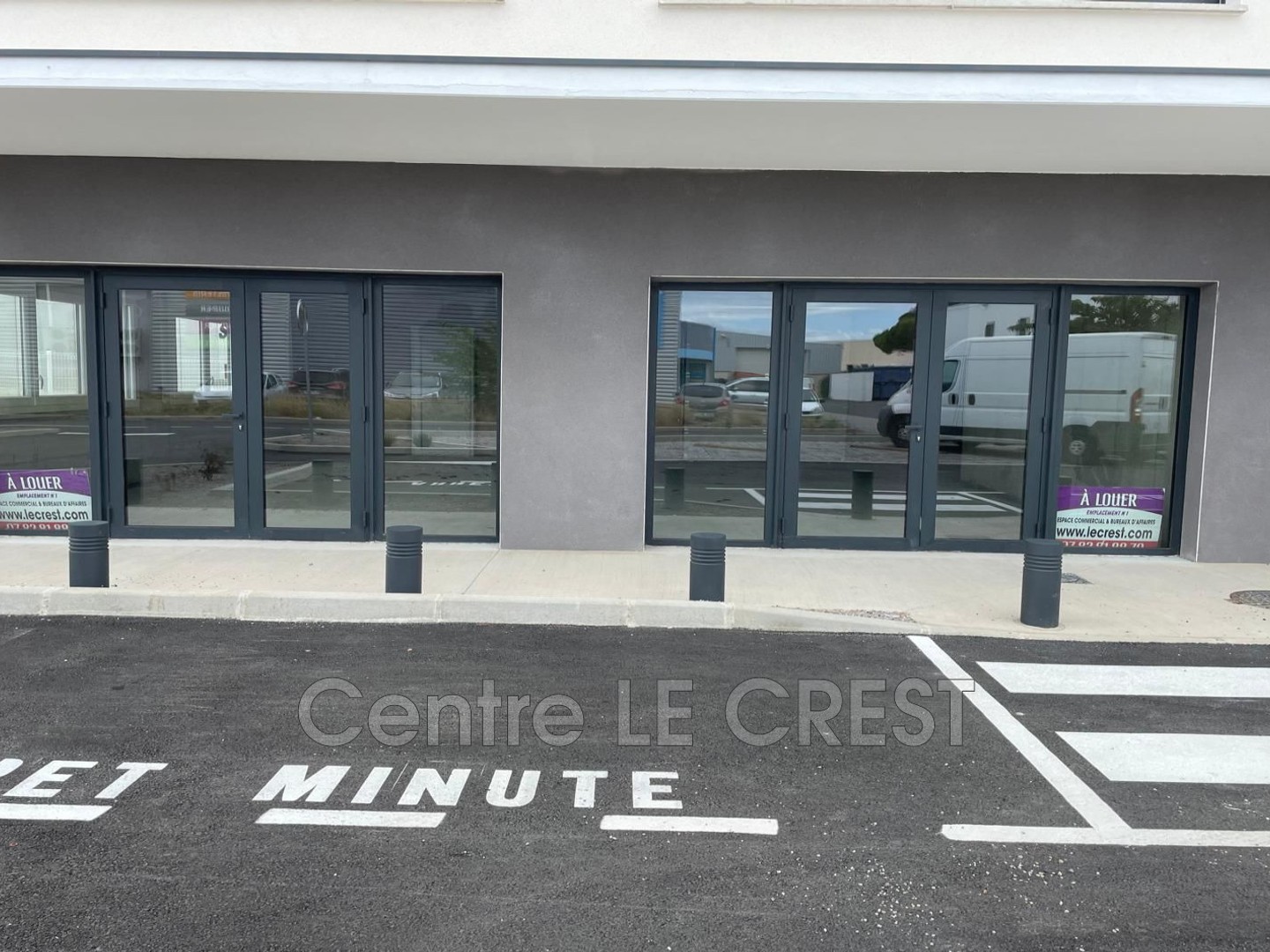 Immeuble commercial 100 m²