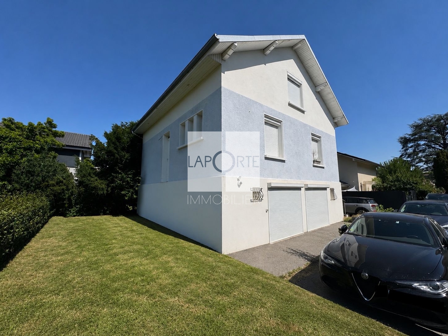 MAISON AVEC DEUX LOGEMENTS INDÉPENDANTS