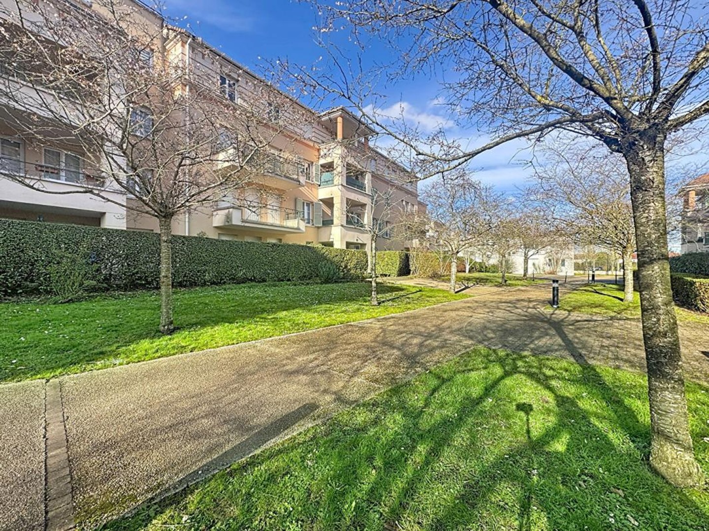 T3 OUEST AVEC BALCON CHARME & CONFORT IMMÉDIAT