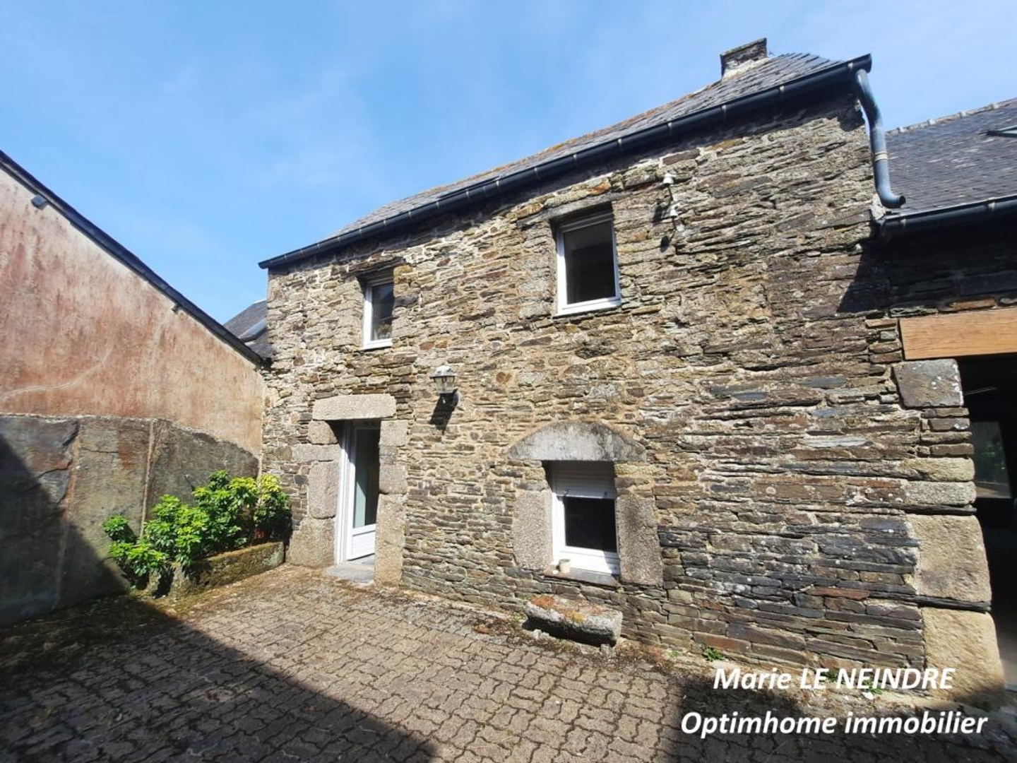 Immeuble à vendre - 10 pièces - 240m2 - Plussulien (22320)