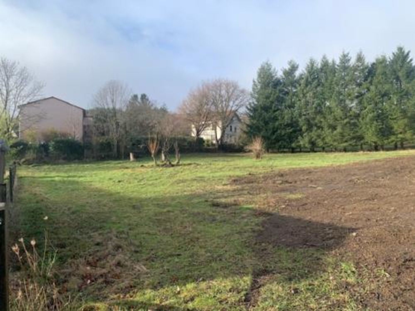 Terrain à bâtir de 841m² à Sayat