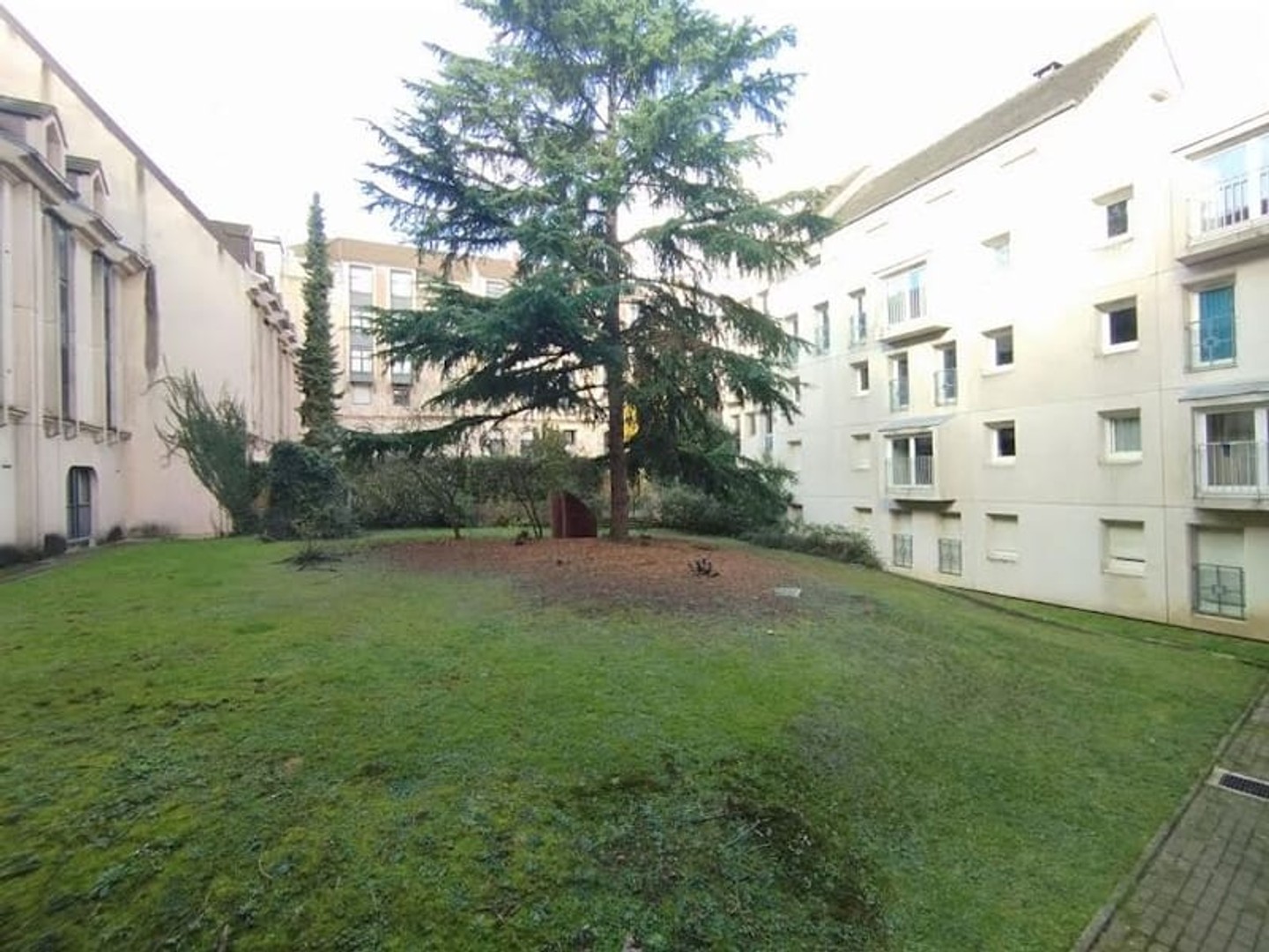 Parking/Garage/Box 130 m²