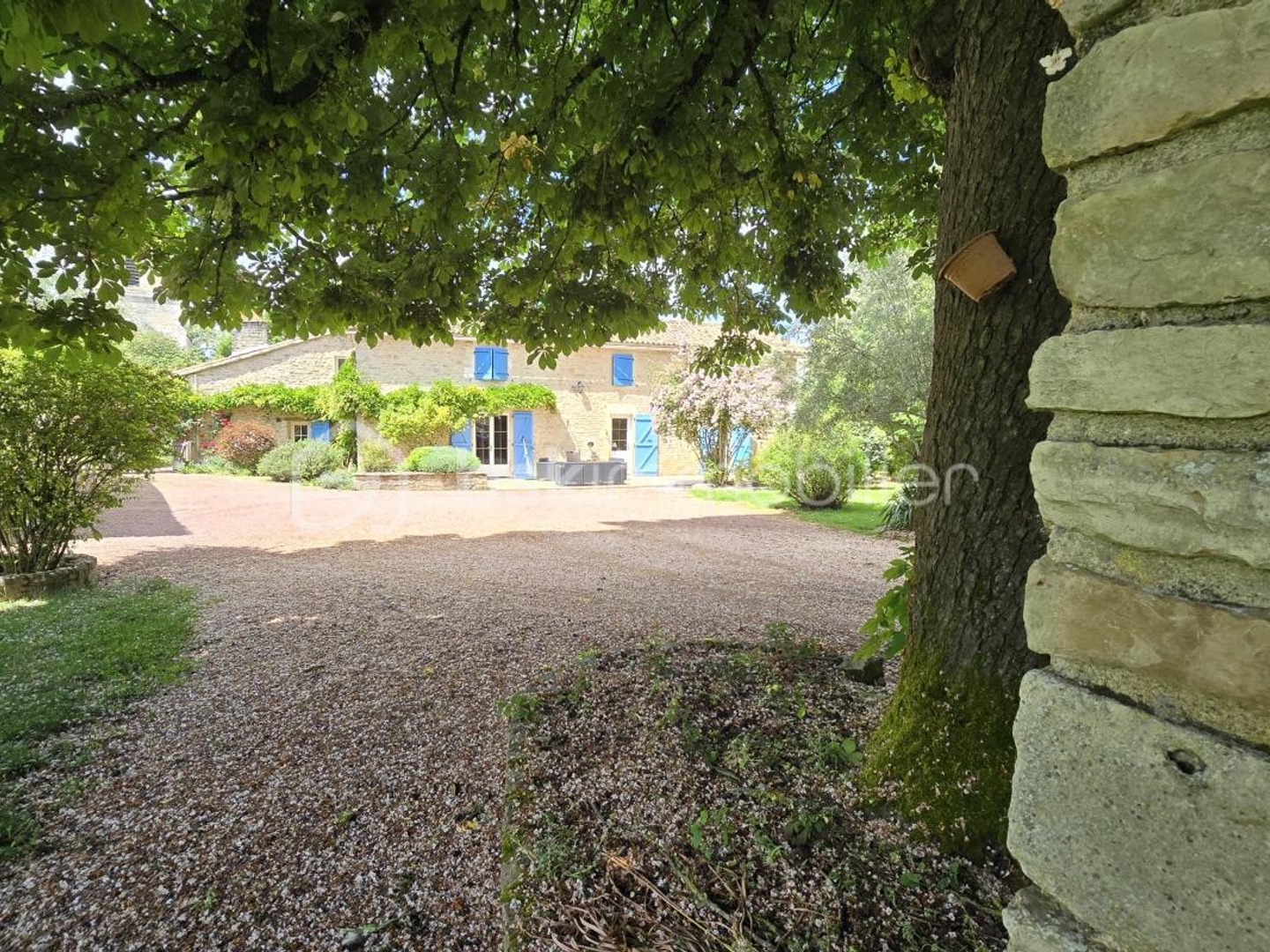 Magnifique ensemble immobilier, Habitation 192 m², Gîte 65 m², dépendance, hangar, petits toits
