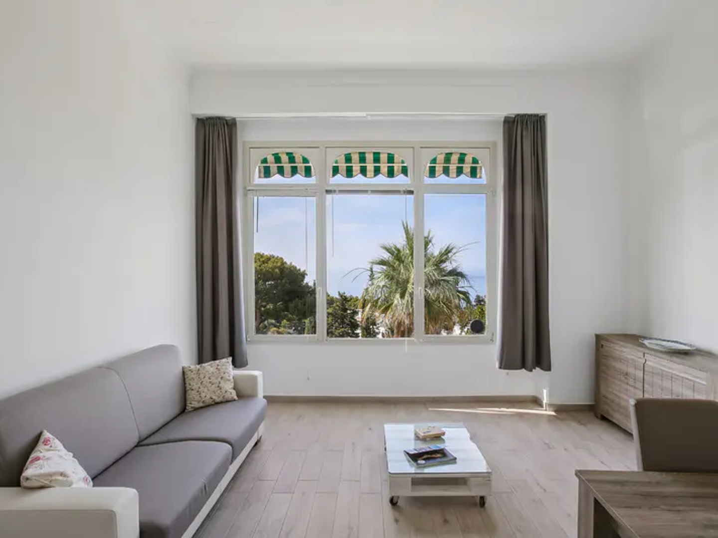 Appartement à vendre - 2 pièces - 53m2 - Roquebrune-Cap-Ma... (06190)