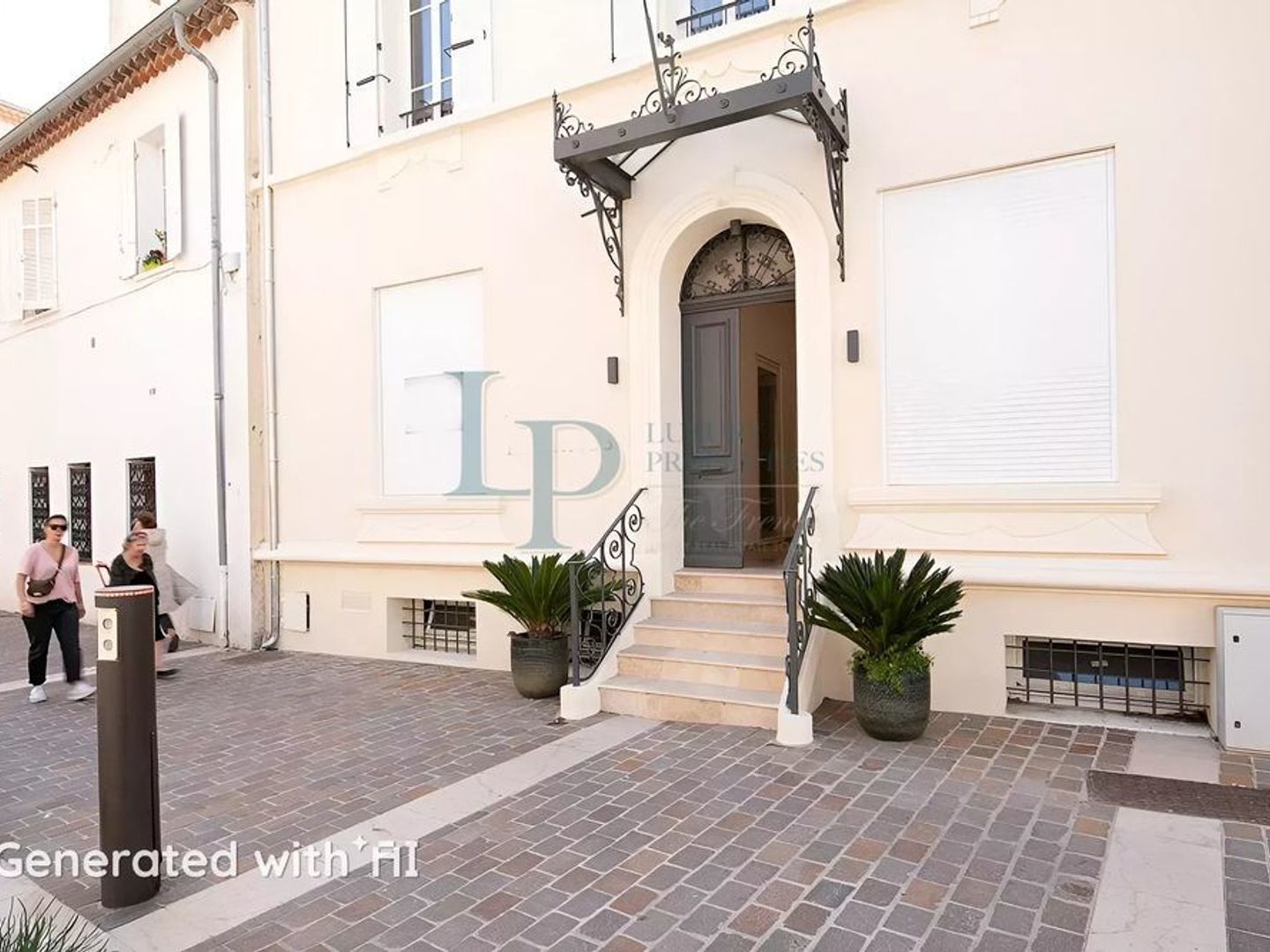 Immeuble à vendre - 8 pièces - 301m2 - Sainte-Maxime (83120)
