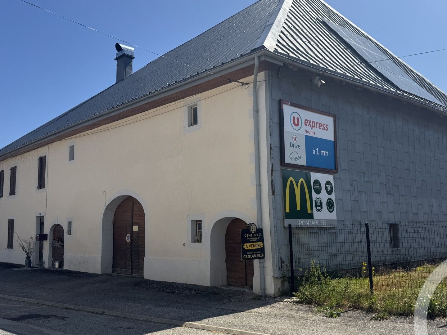Maison à vendre - 9 pièces - 216m2 - Mouthe (25240)