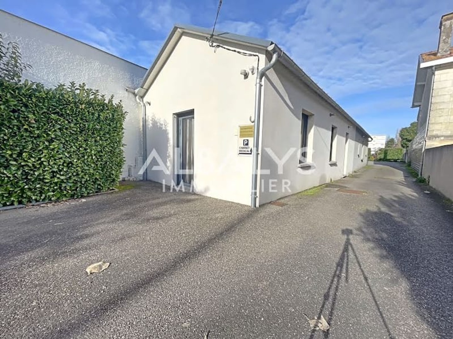 Local 100 m²