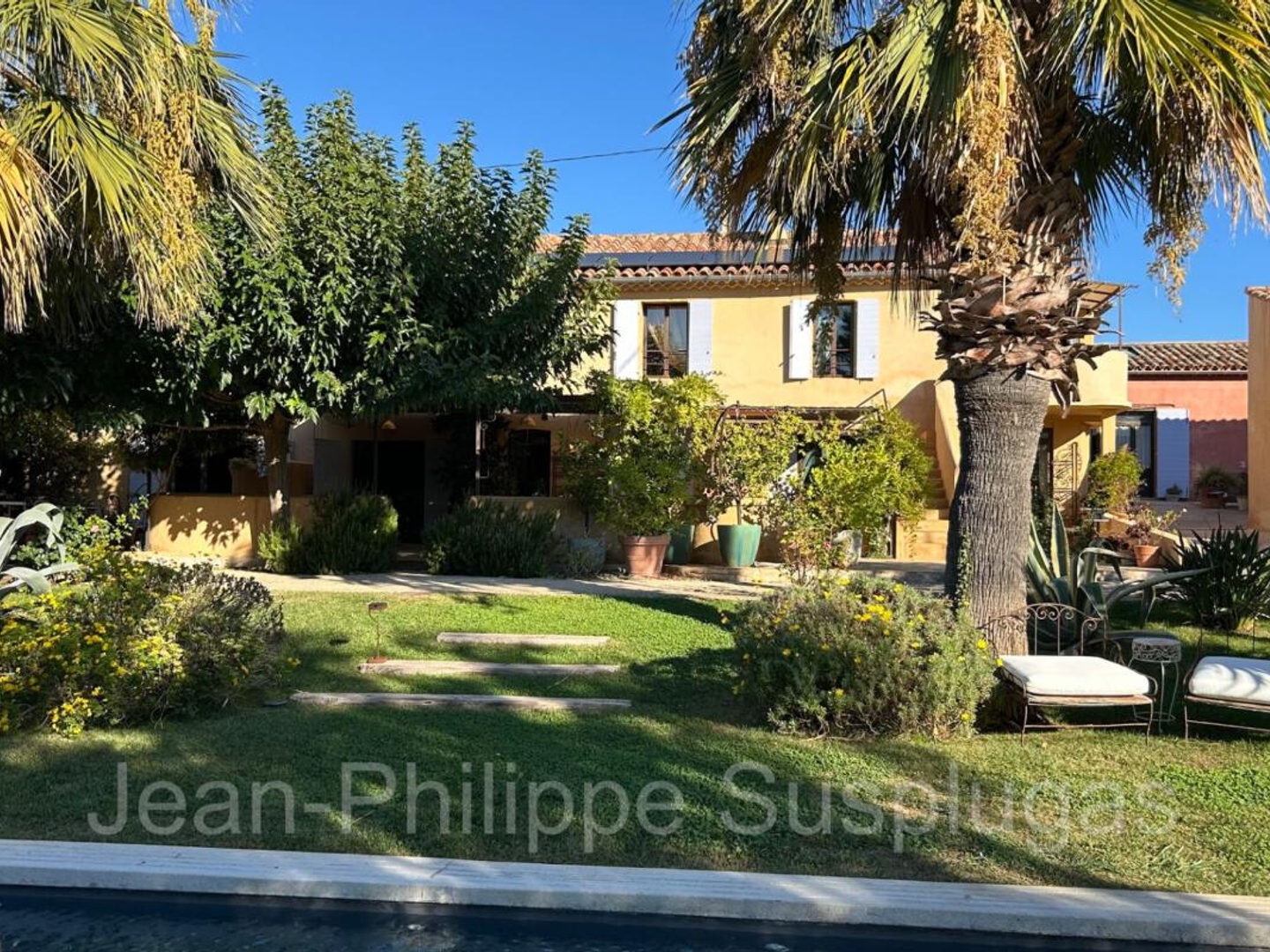 Maison à vendre - 16 pièces - 380m2 - Saint-Cyr-Sur-Mer (83270)