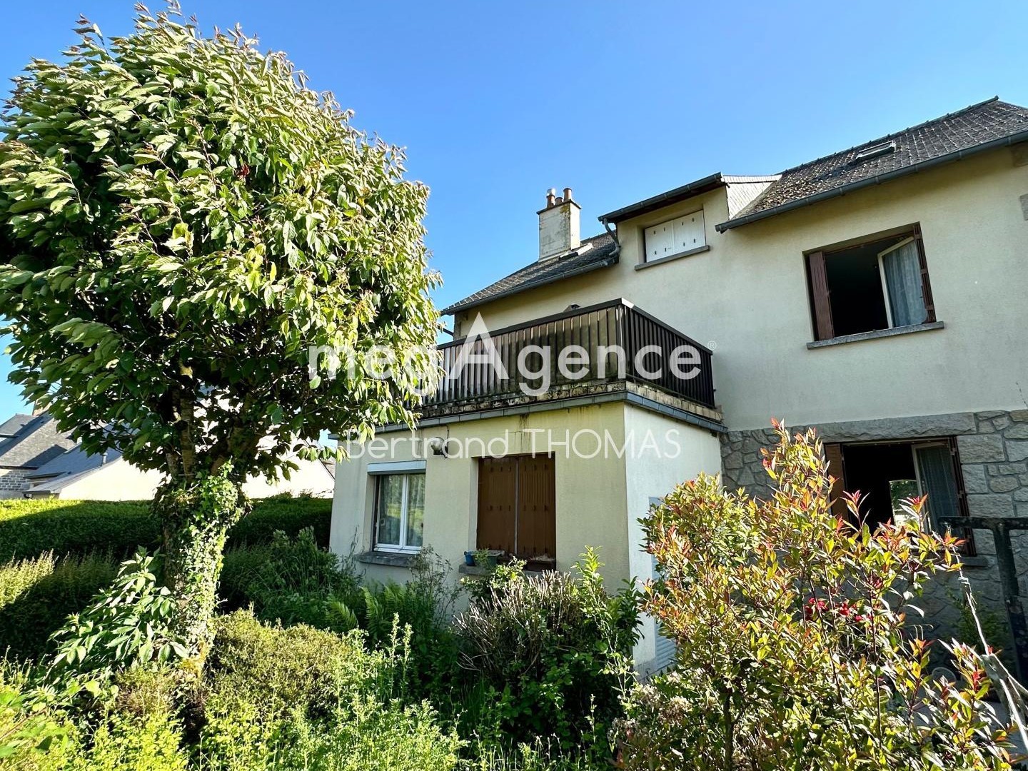 Immeuble de deux appartements