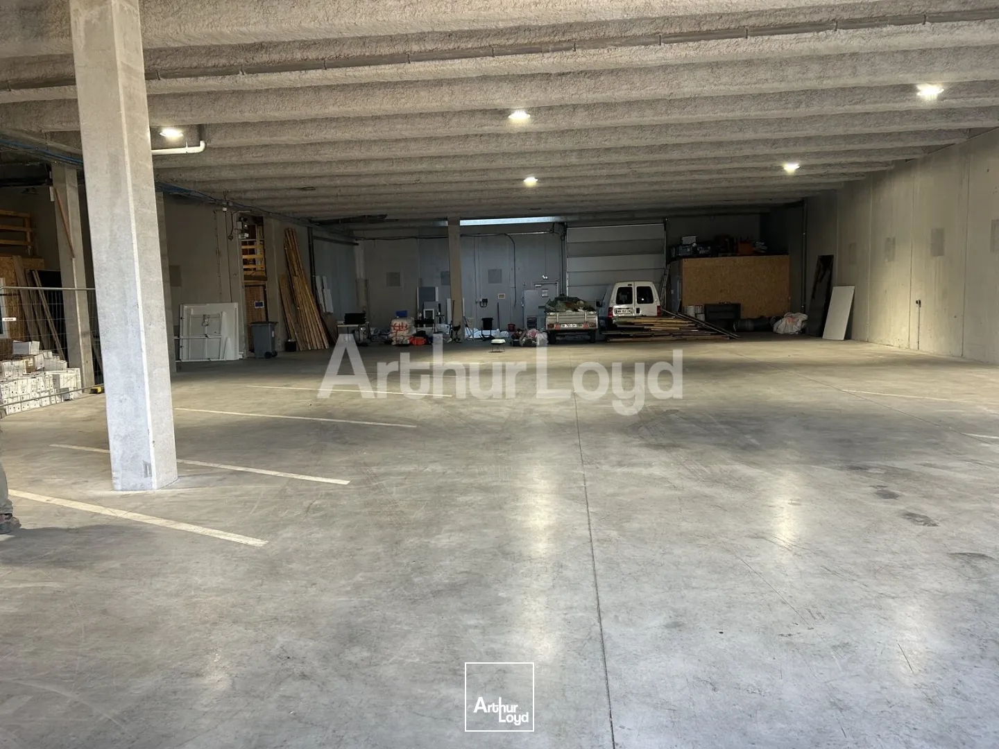 Locaux à vendre - 1735m2 - Wattrelos (59150)