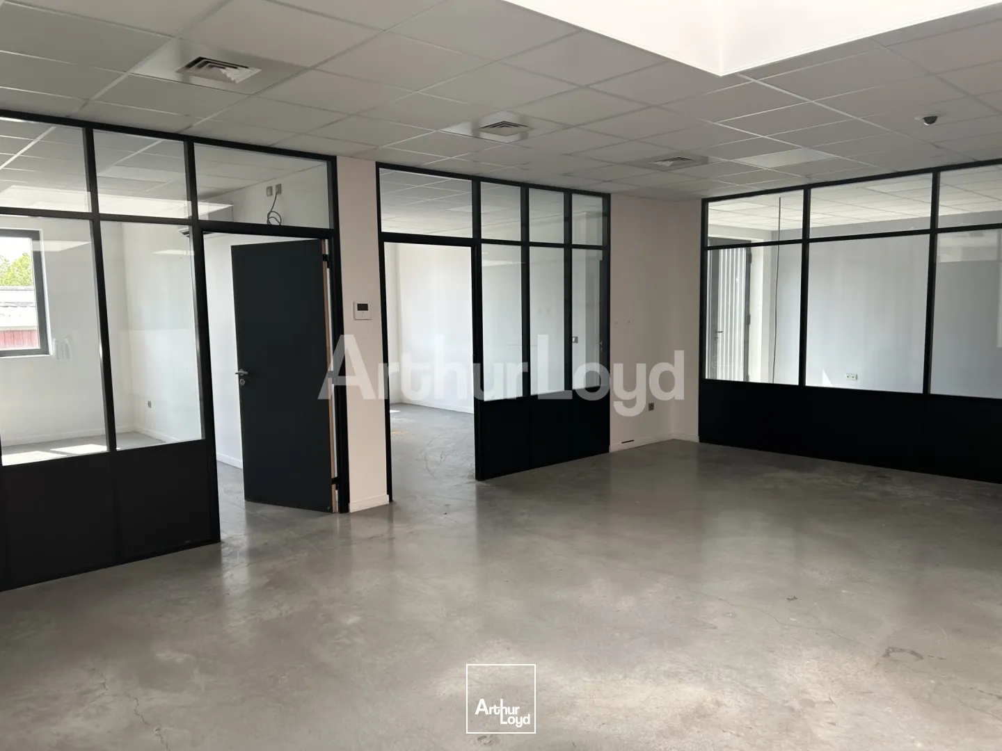 Locaux à vendre - 1735m2 - Wattrelos (59150)