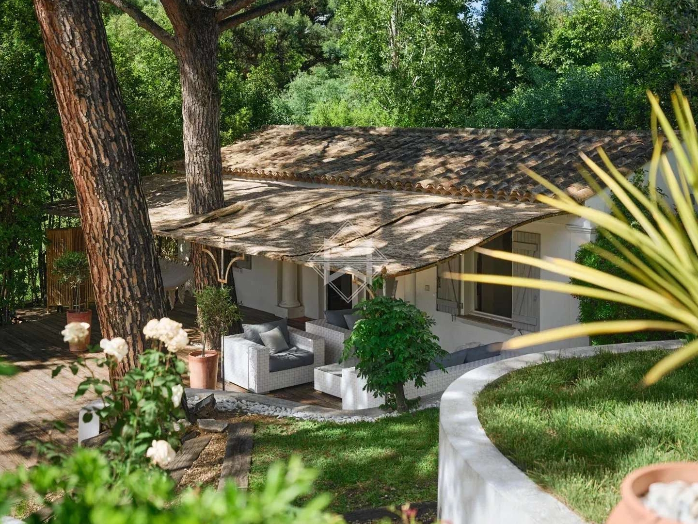 Maison 7 pièces 320 m²