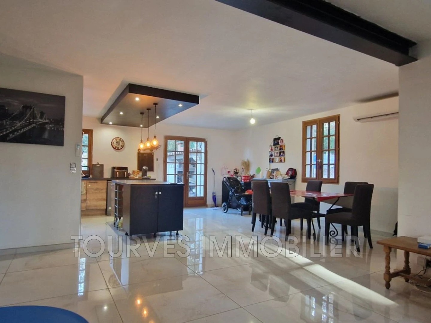 Villa 6 pièces 220 m²