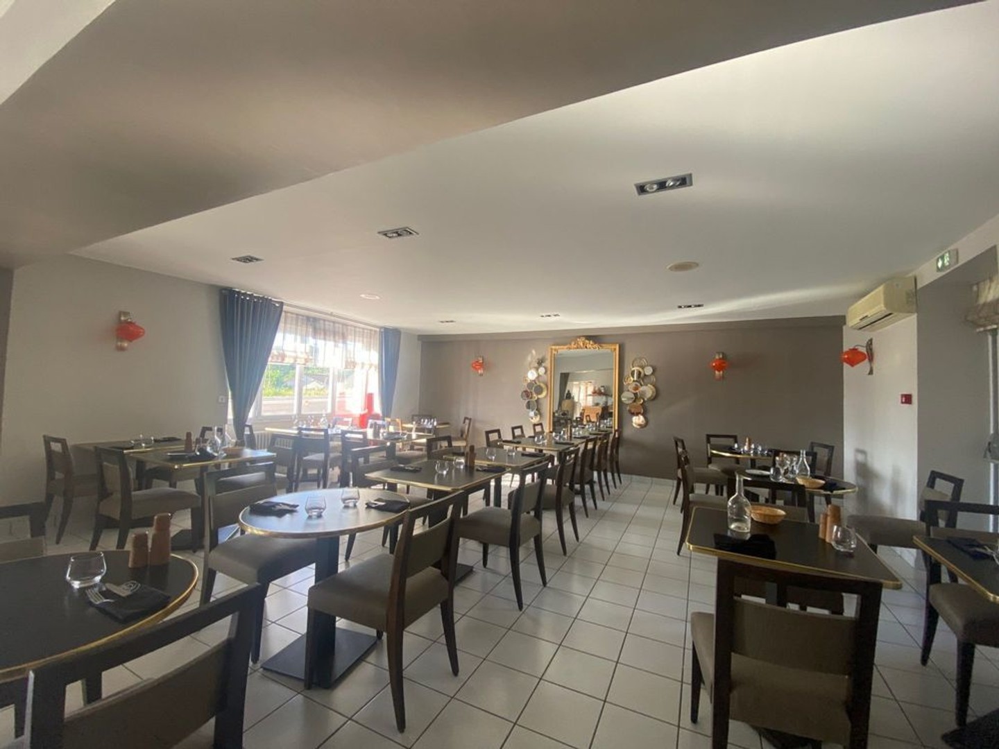 Murs et Fonds d'un hôtel/restaurant proche de LIMOGES !