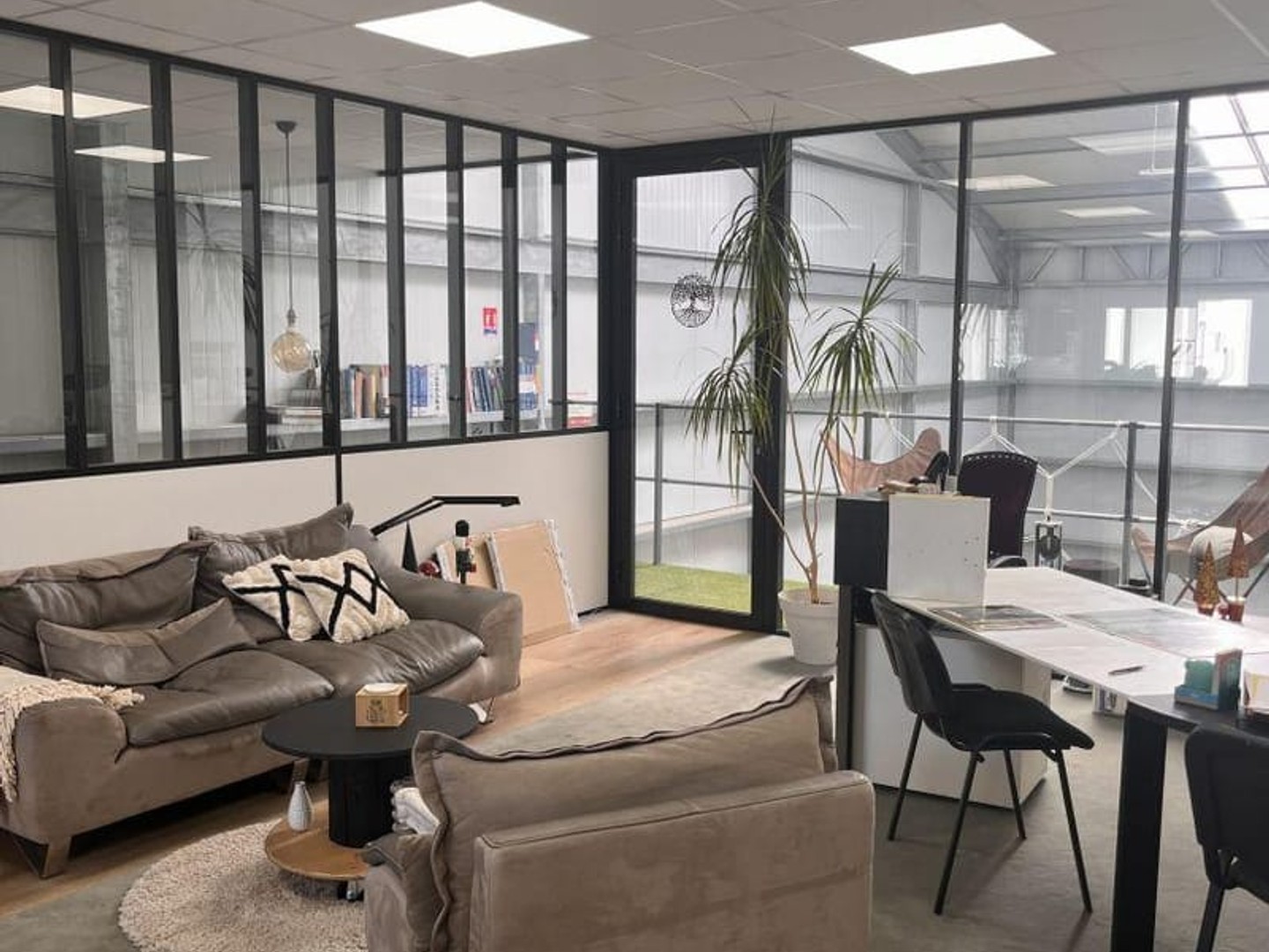 Immeuble commercial 192 m²
