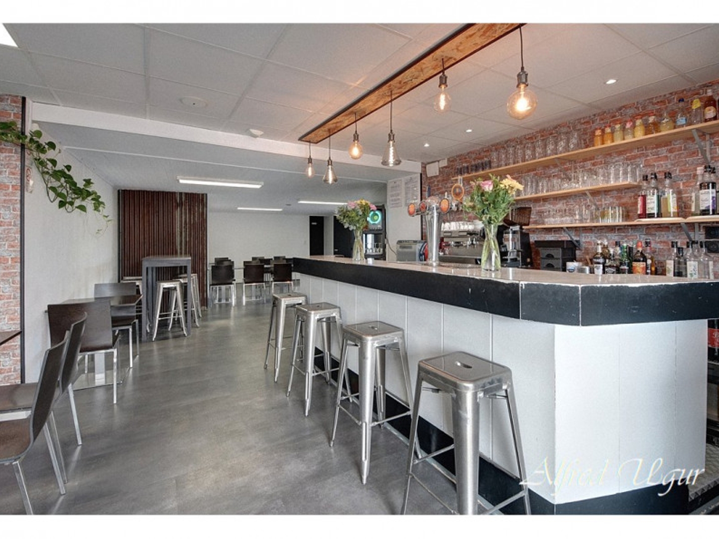 Magasin à vendre - 1 pièce - 162m2 - Comblessac (35330)