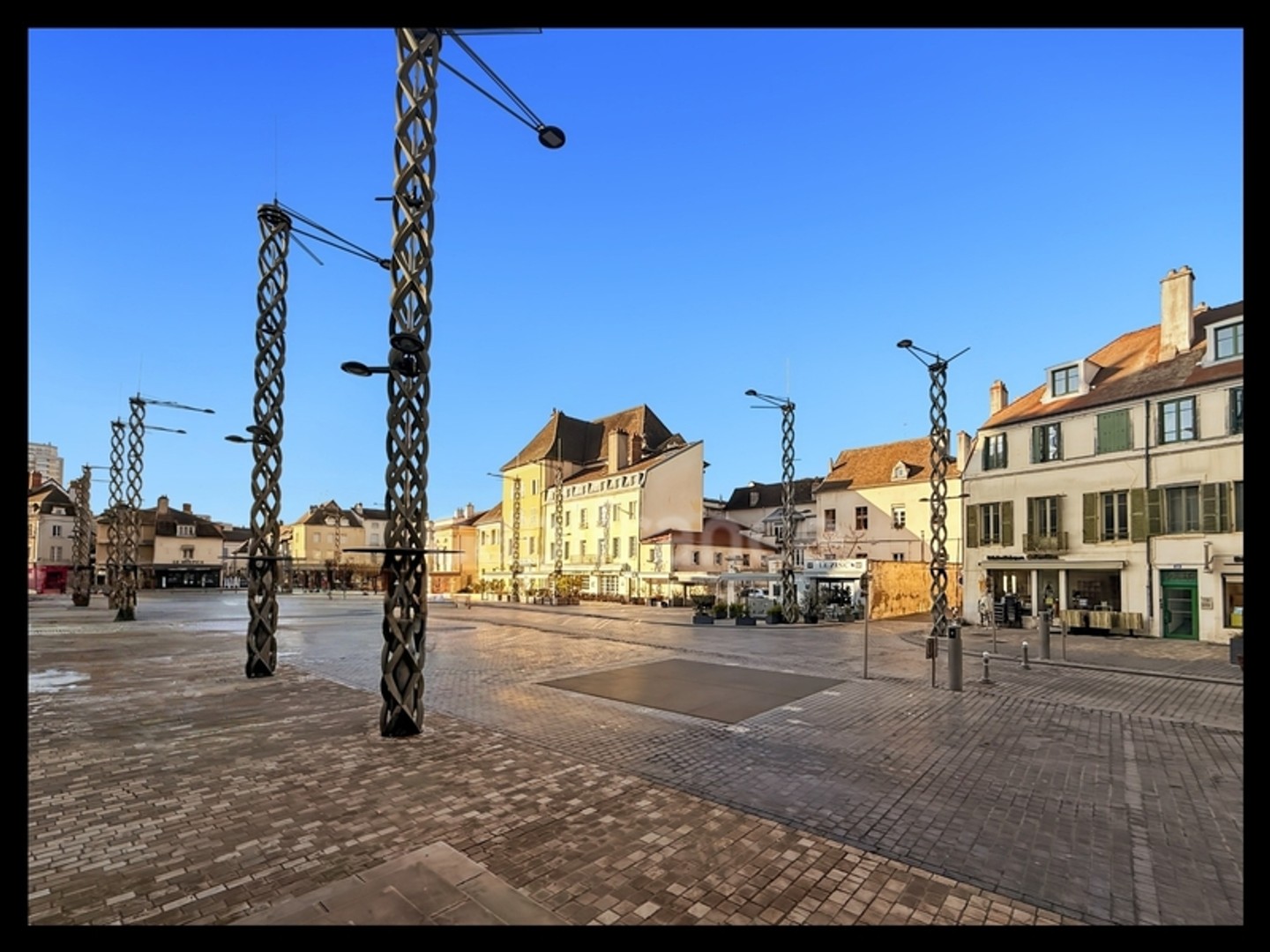 Immeuble à vendre - 14 pièces - 321m2 - Chalon-Sur-Saône (71100)
