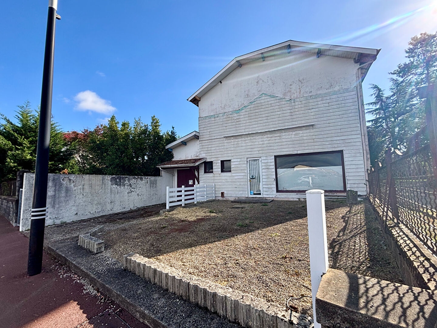 Local commercial 200 m²