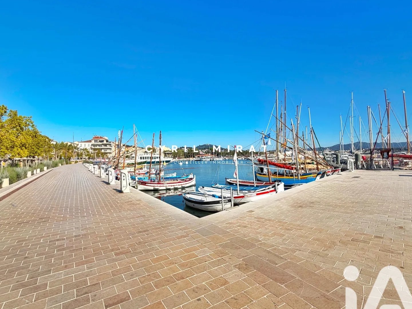 Magasin à vendre - 120m2 - Sanary-Sur-Mer (83110)