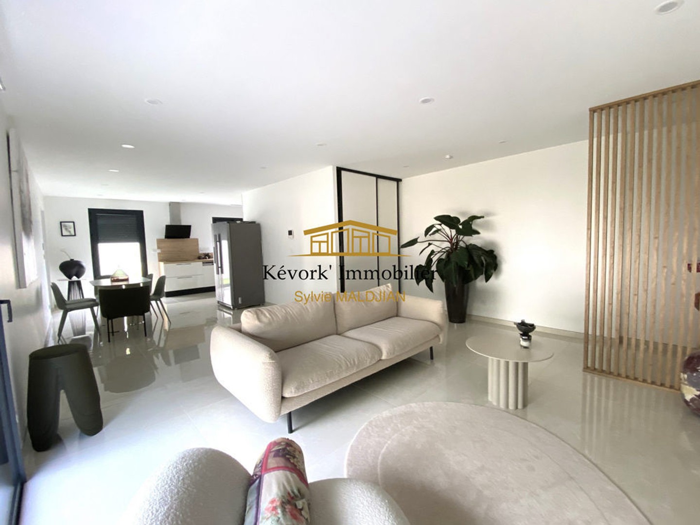 Valence, neuve plain-pied, T5, 3 chambres et jardin.