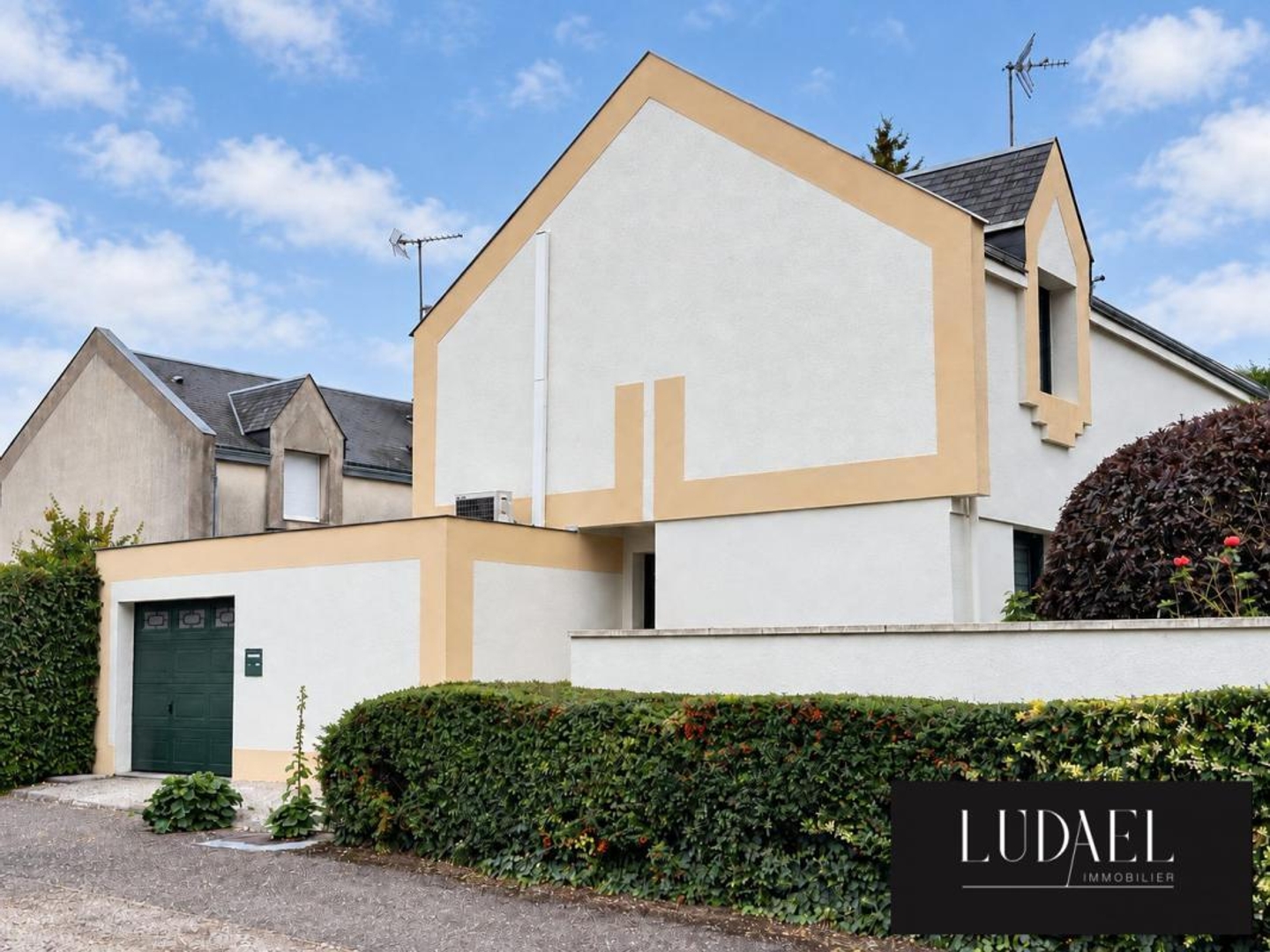 Vends maison - 136 m² - 5 pièces, 4 chambres - Blois 41000