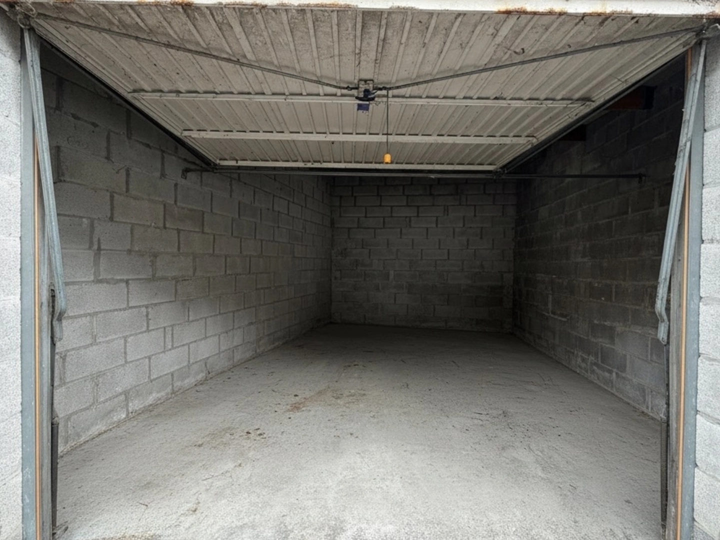 Parking/Garage/Box
