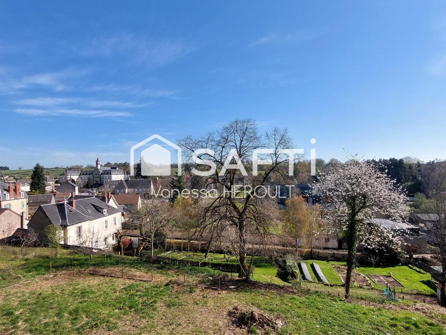 Immeuble à vendre - 10 pièces - 200m2 - Saint-Saulge (58330)