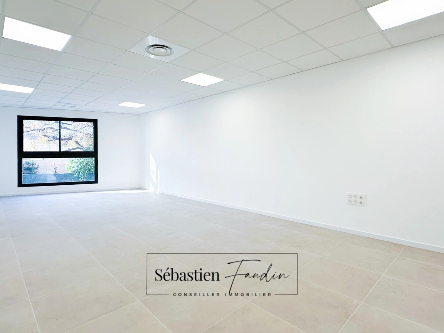 Commerce 1 pièce 34 m²