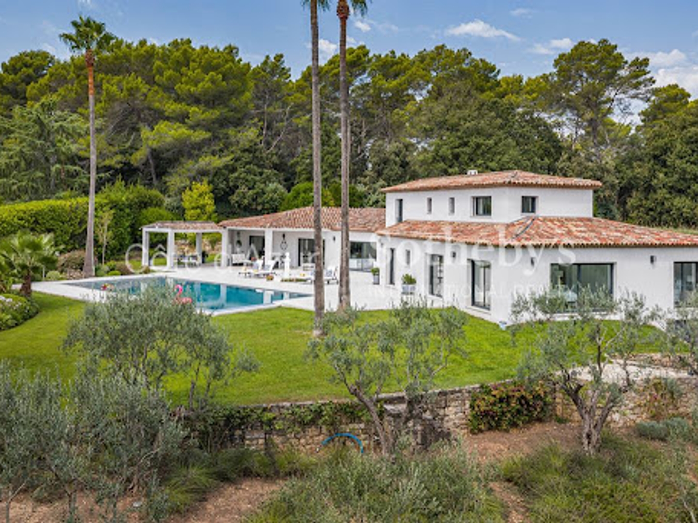 Maison 10 pièces 475 m²