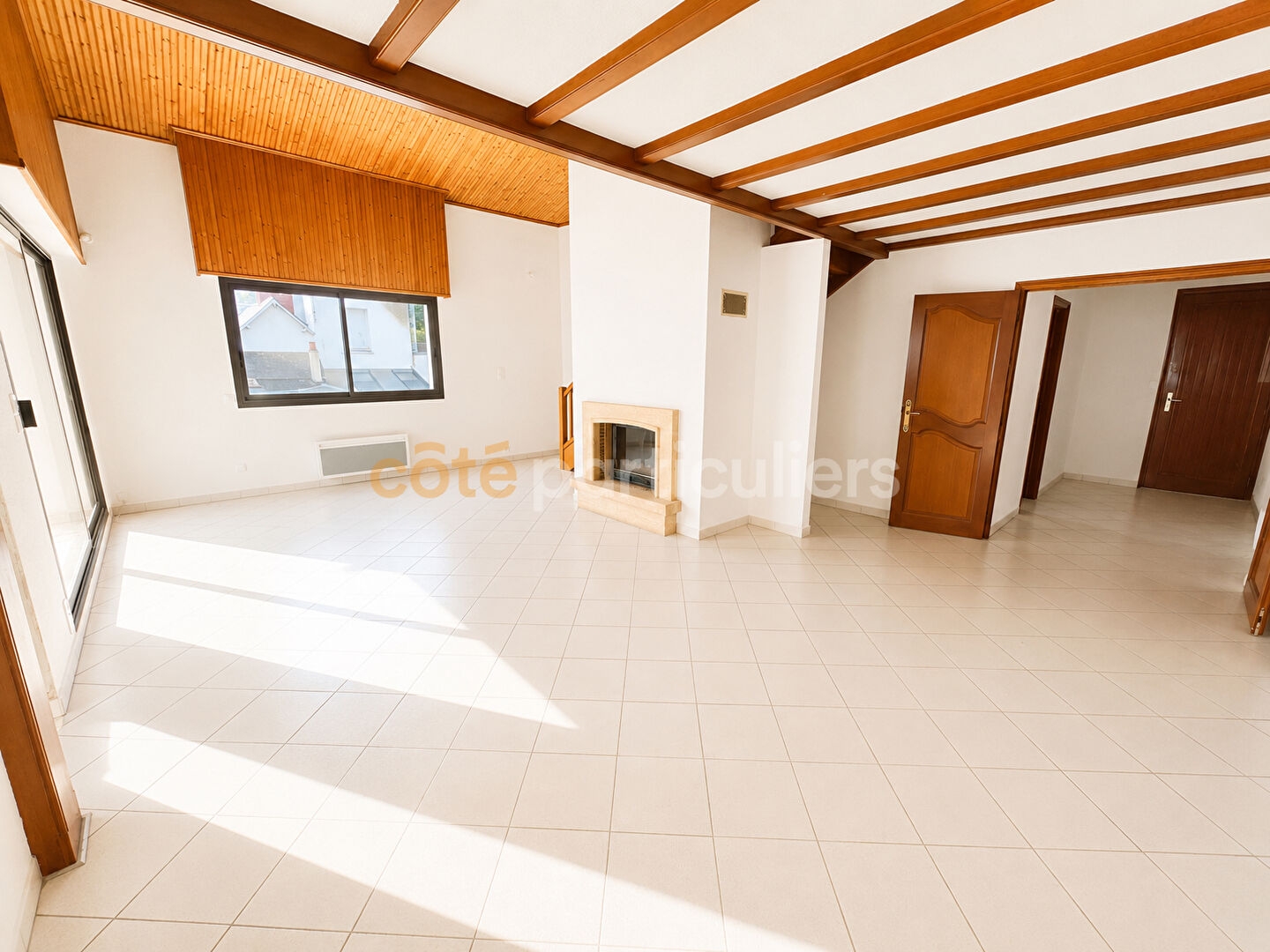 SAINT-JEAN-DE-MONTS -- CENTRE-VILLE -- APPARTEMENT T4 -- 3 CHAMBRES -- 116 m2 -- PARKING BOX FERME -- TERRASSE