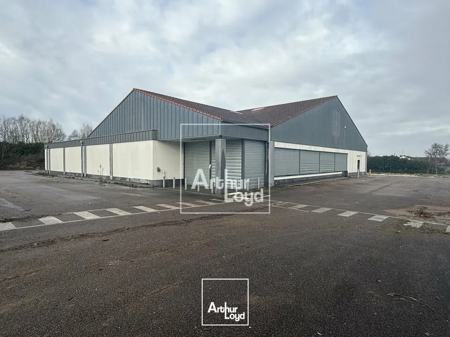 RARE SUR SECTEUR - LOCAL COMMERCIAL - SUPERMARCHÉ