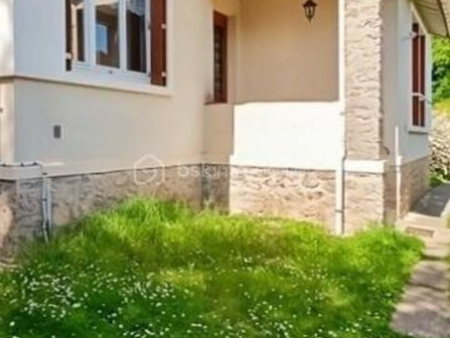 Charmante maison des années 50 avec cave et parking à découvrir