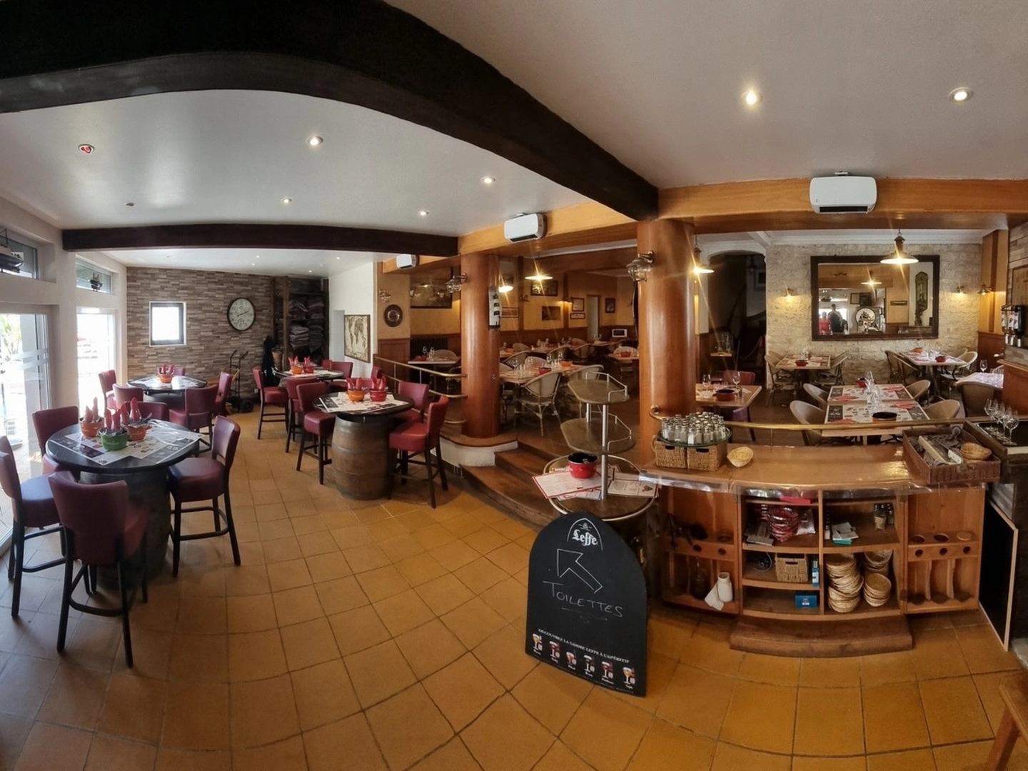 Magasin à vendre - 25 pièces - 186m2 - Saint-Pierre-D'ol... (17310)