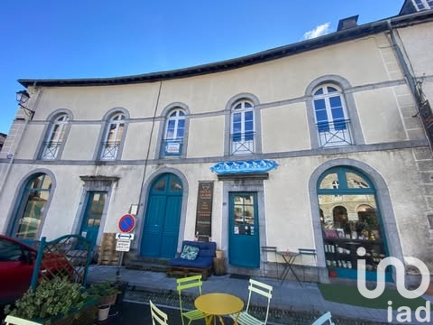 Maison avec appartements 242 m²