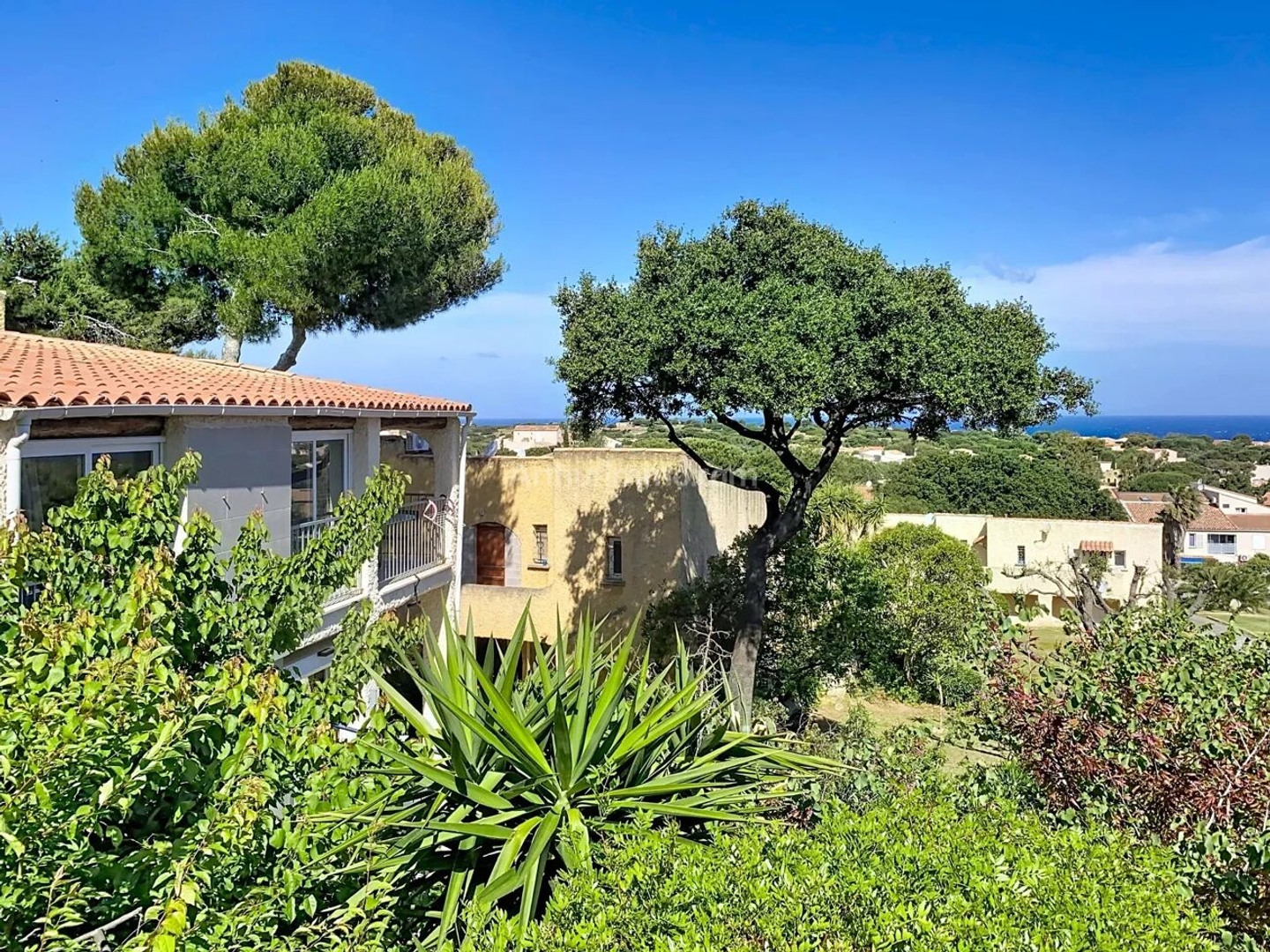 Immeuble 6 pièces 99 m²