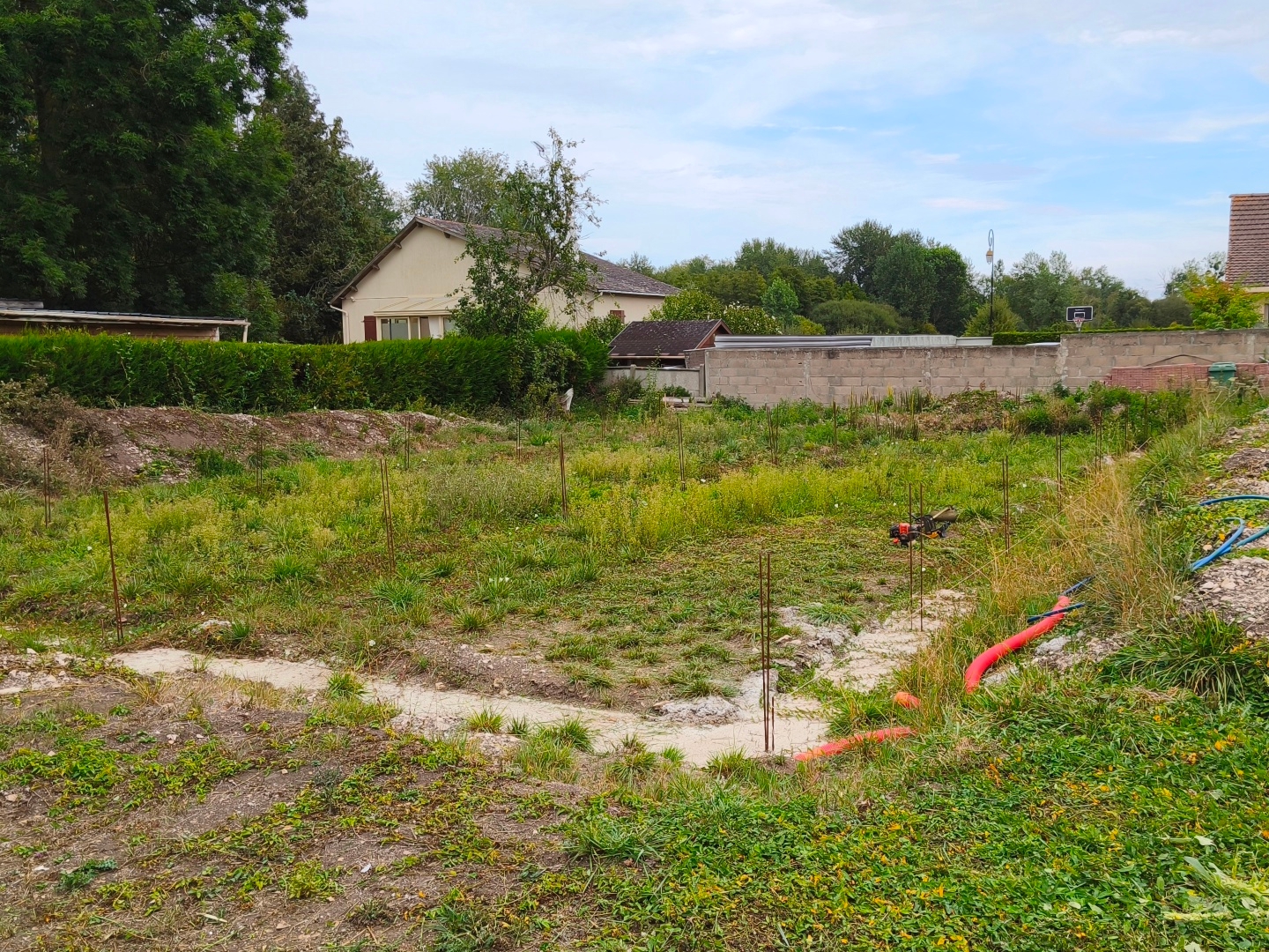 Terrain 740 m²