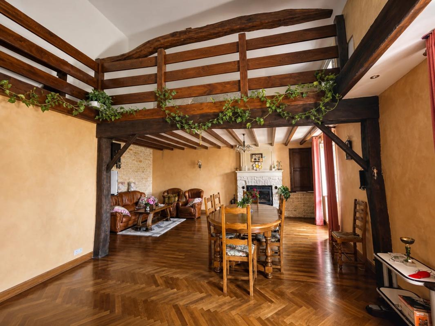 Maison à vendre - 6 pièces - 203m2 - Romazières (17510)