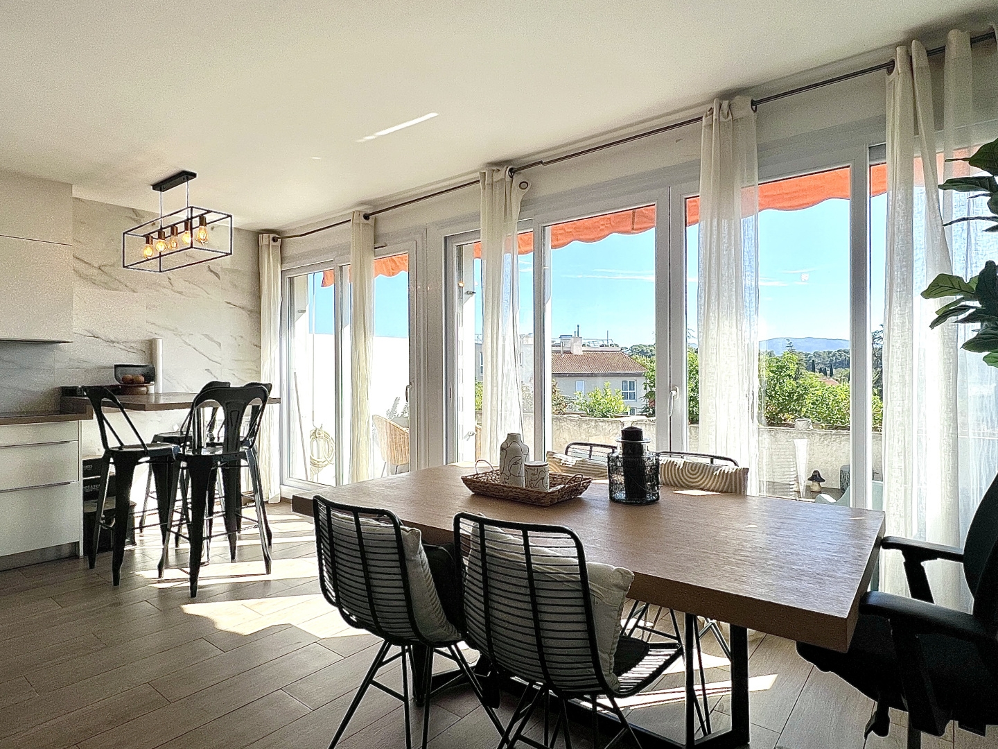 Appartement à vendre - 4 pièces - 80m2 - Plan-De-Cuques (13380)