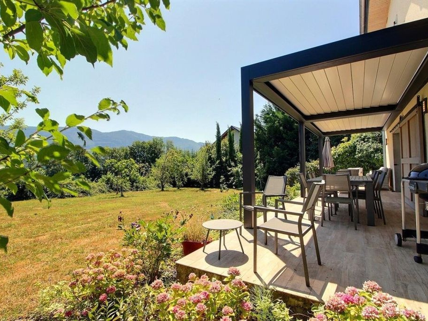 Maison à vendre - 7 pièces - 218m2 - Saint-Ours (73410)