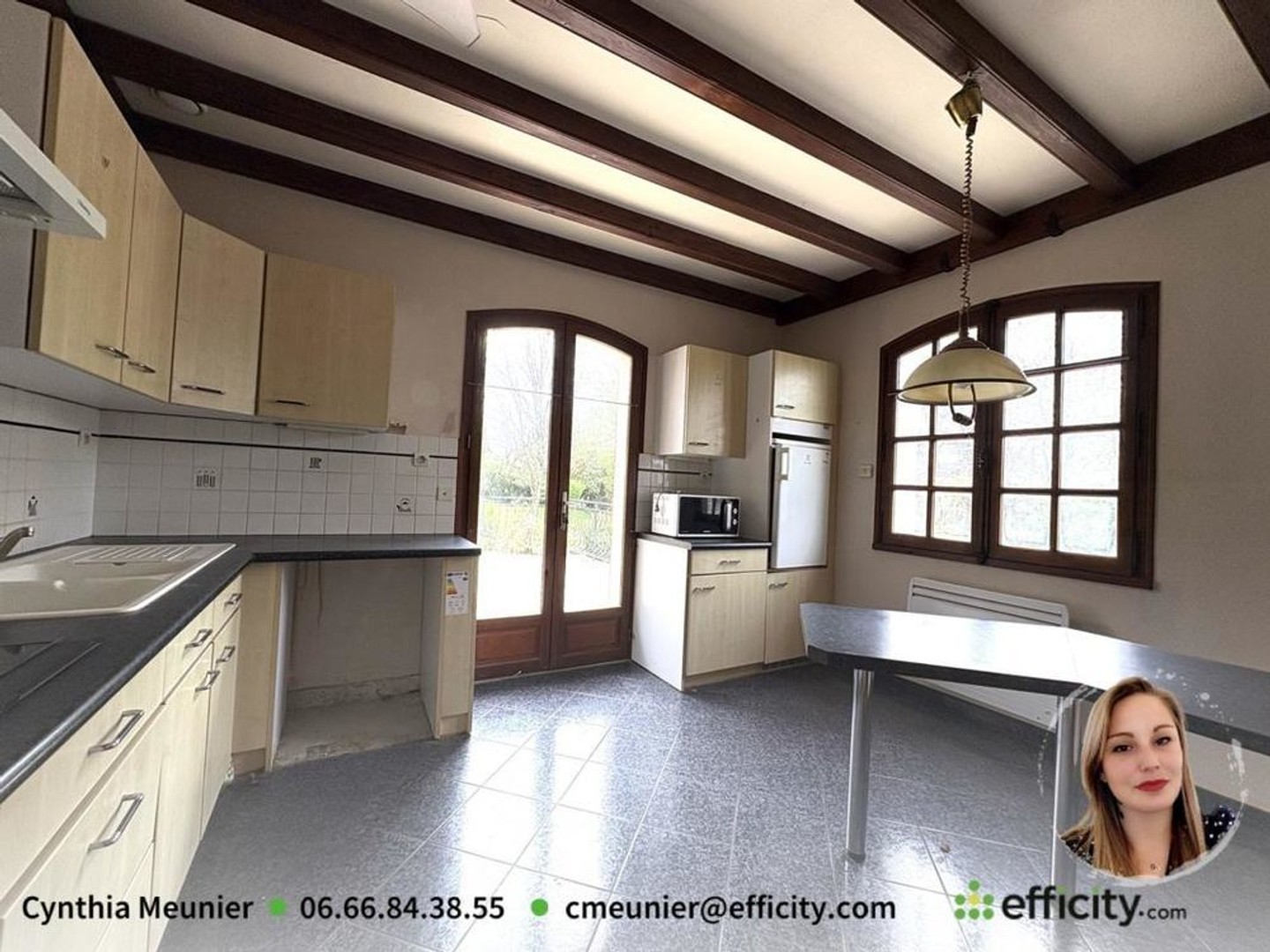 Maison à vendre - 5 pièces - 166m2 - Ruelle-Sur-Touvre (16600)