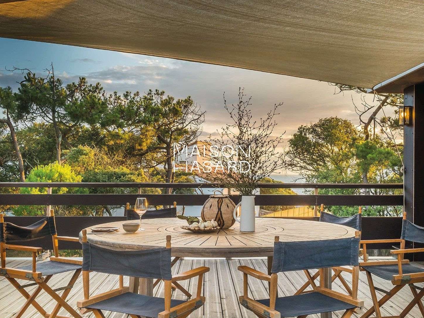 Maison 12 pièces 377 m²