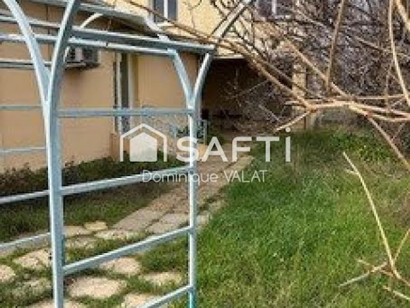 Maison 10 pièces 235 m²