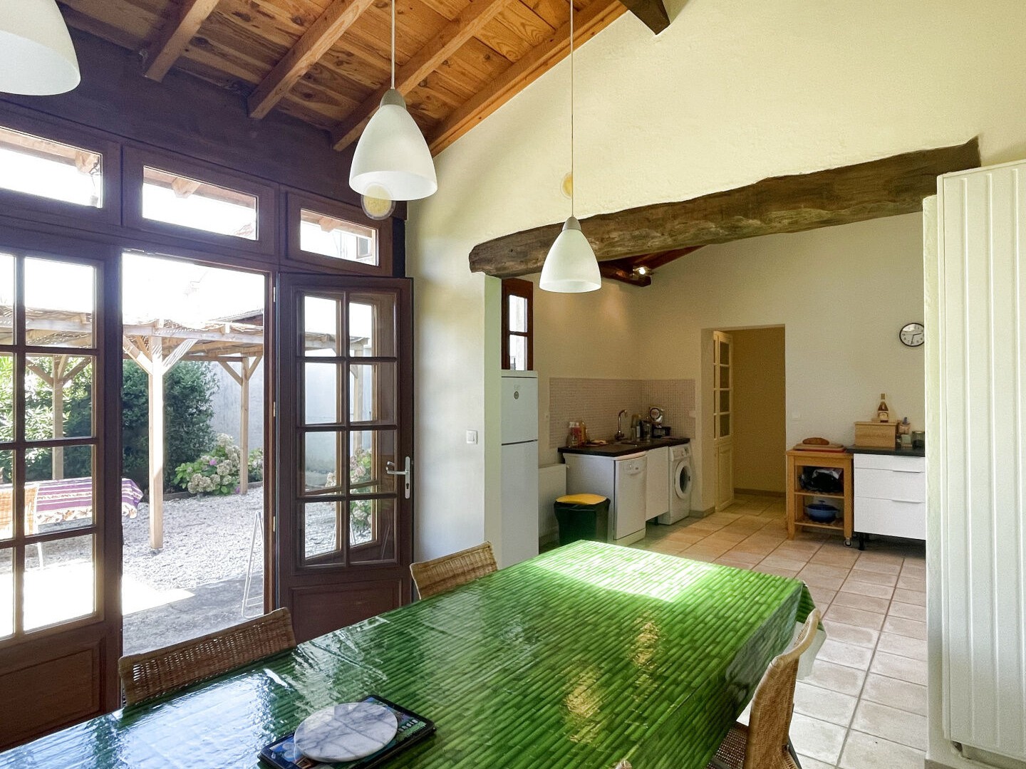 Maison bourgeoise au village avec jardin très bon état