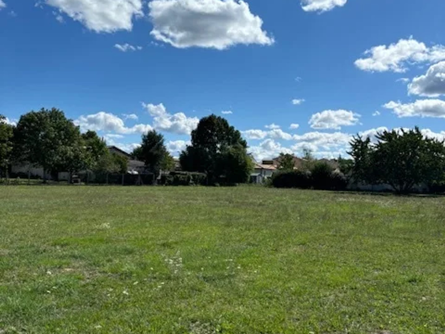 Terrain 570 m²